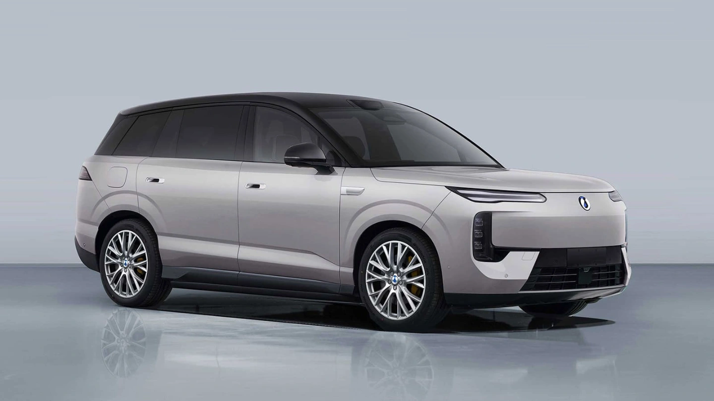 Denza N8 large electric SUV exterior