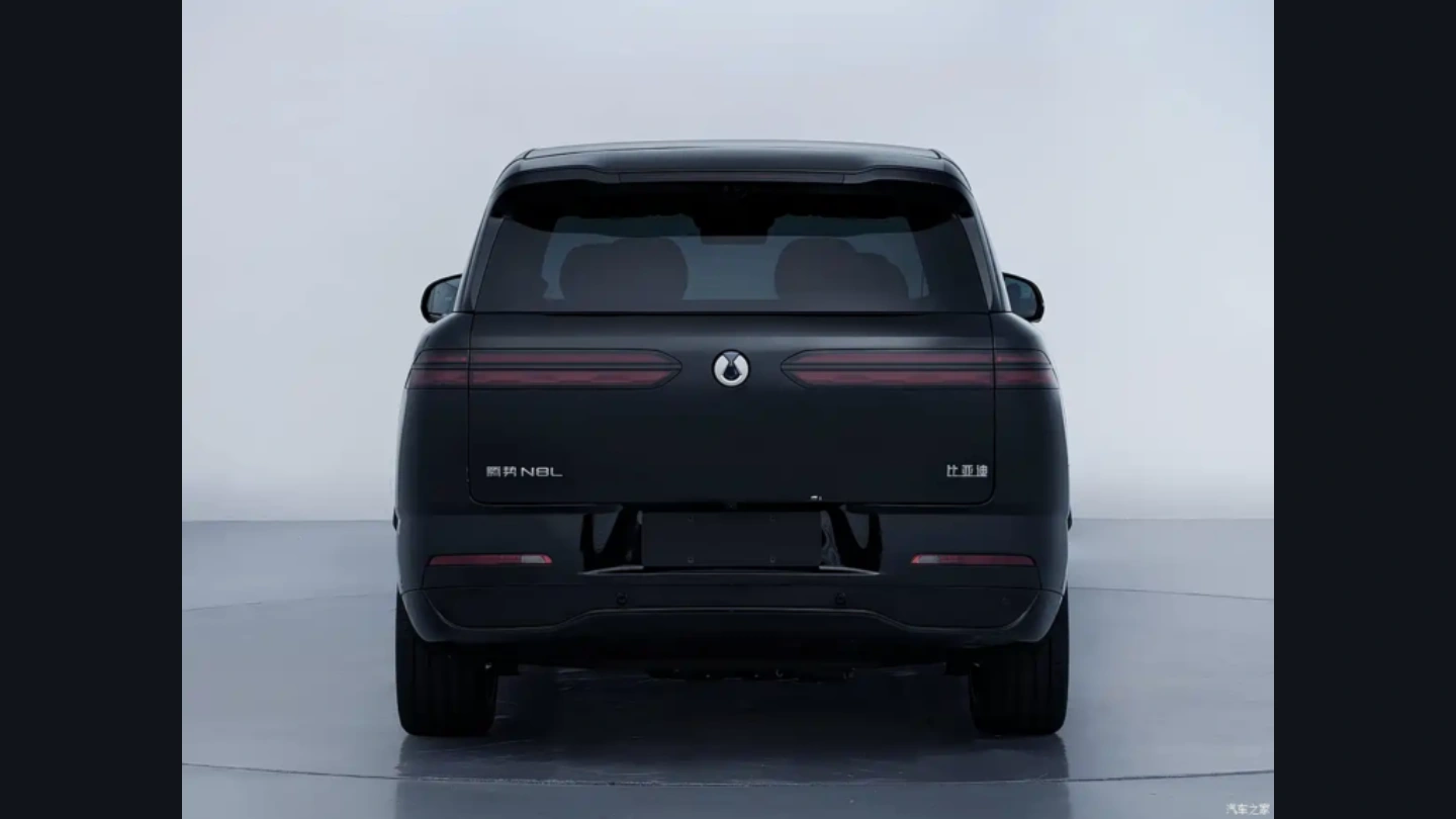 Denza N8L large electric SUV exterior 2