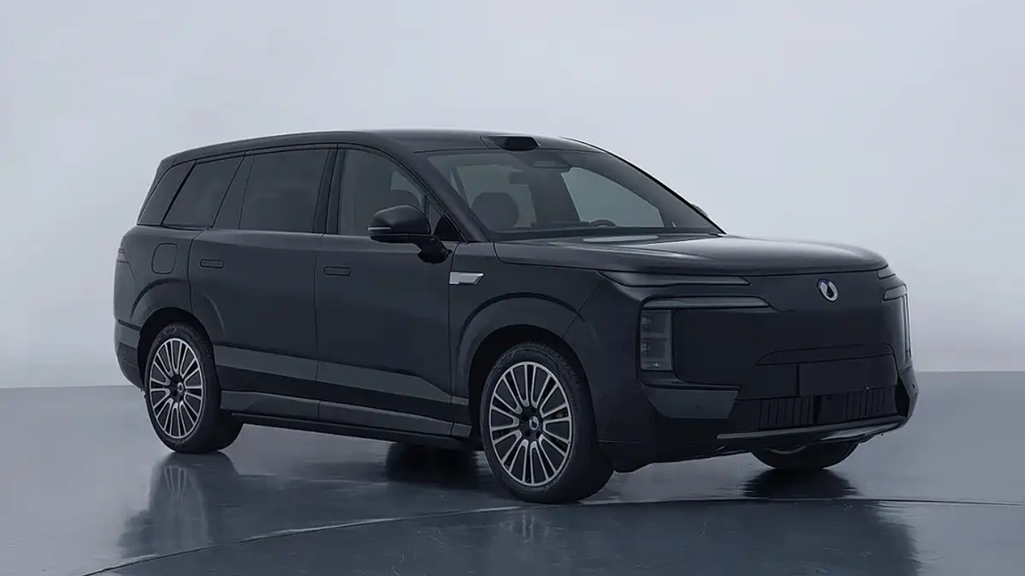 Denza N8L large electric SUV exterior