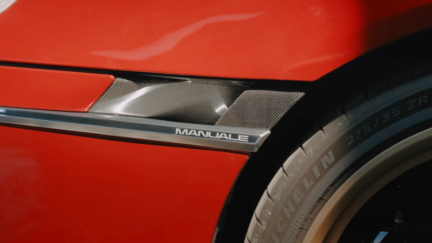 Ferrari 12Cilindri Manuale exterior badge