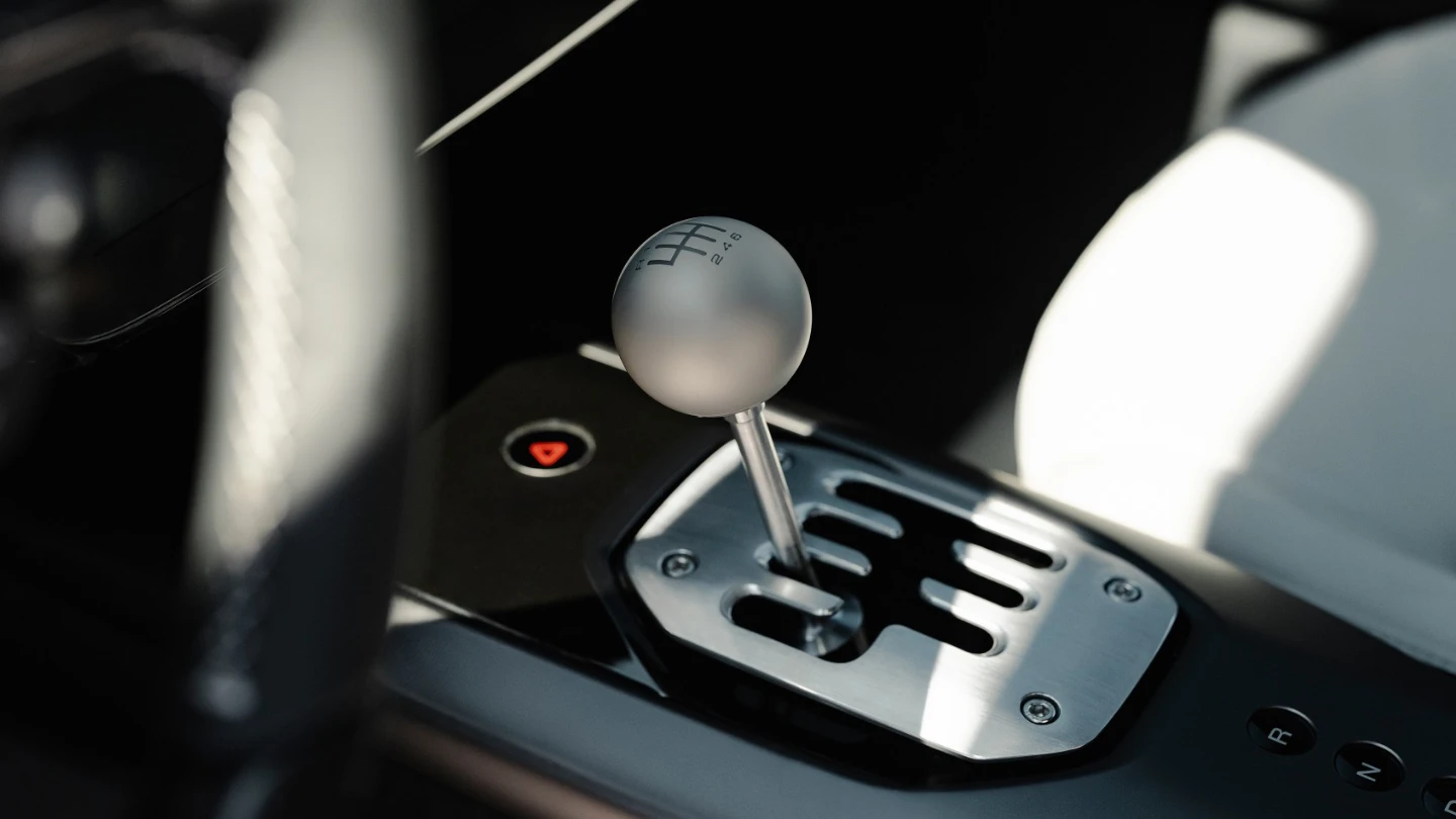 Ferrari 12Cilindri Manuale interior manual gearbox