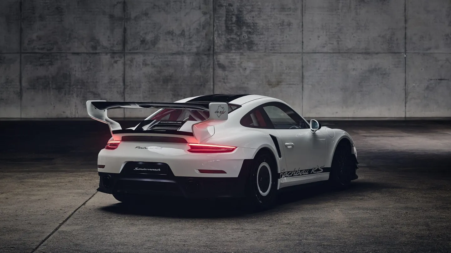 Porsche 911 Flachbau RS exterior 2