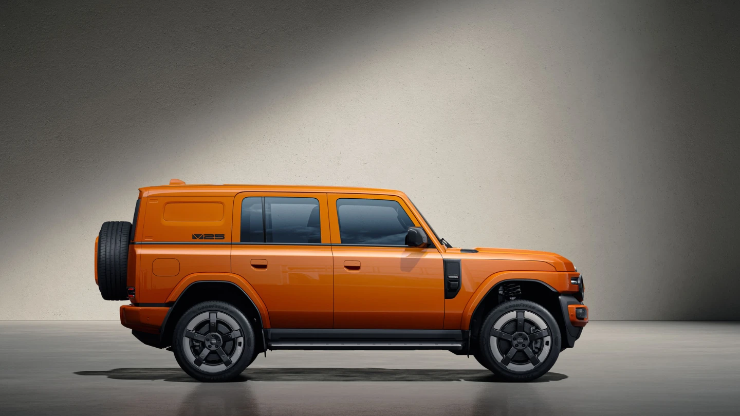 iCaur V25 SUV exterior 2
