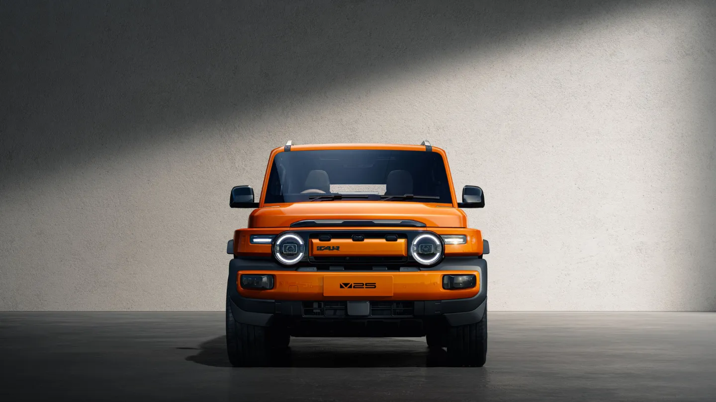iCaur V25 SUV exterior