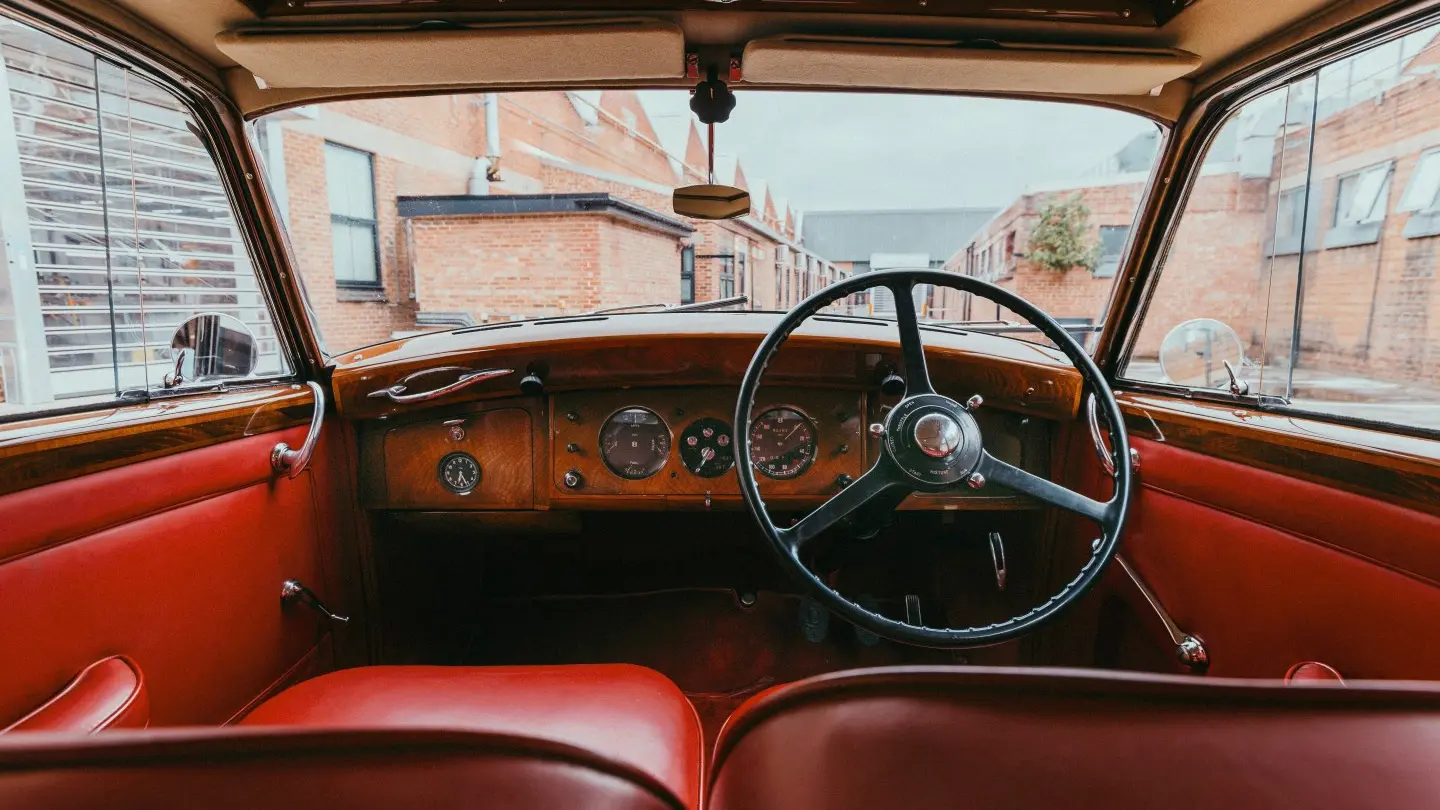 1946 Mark VI bentley heritage car interior