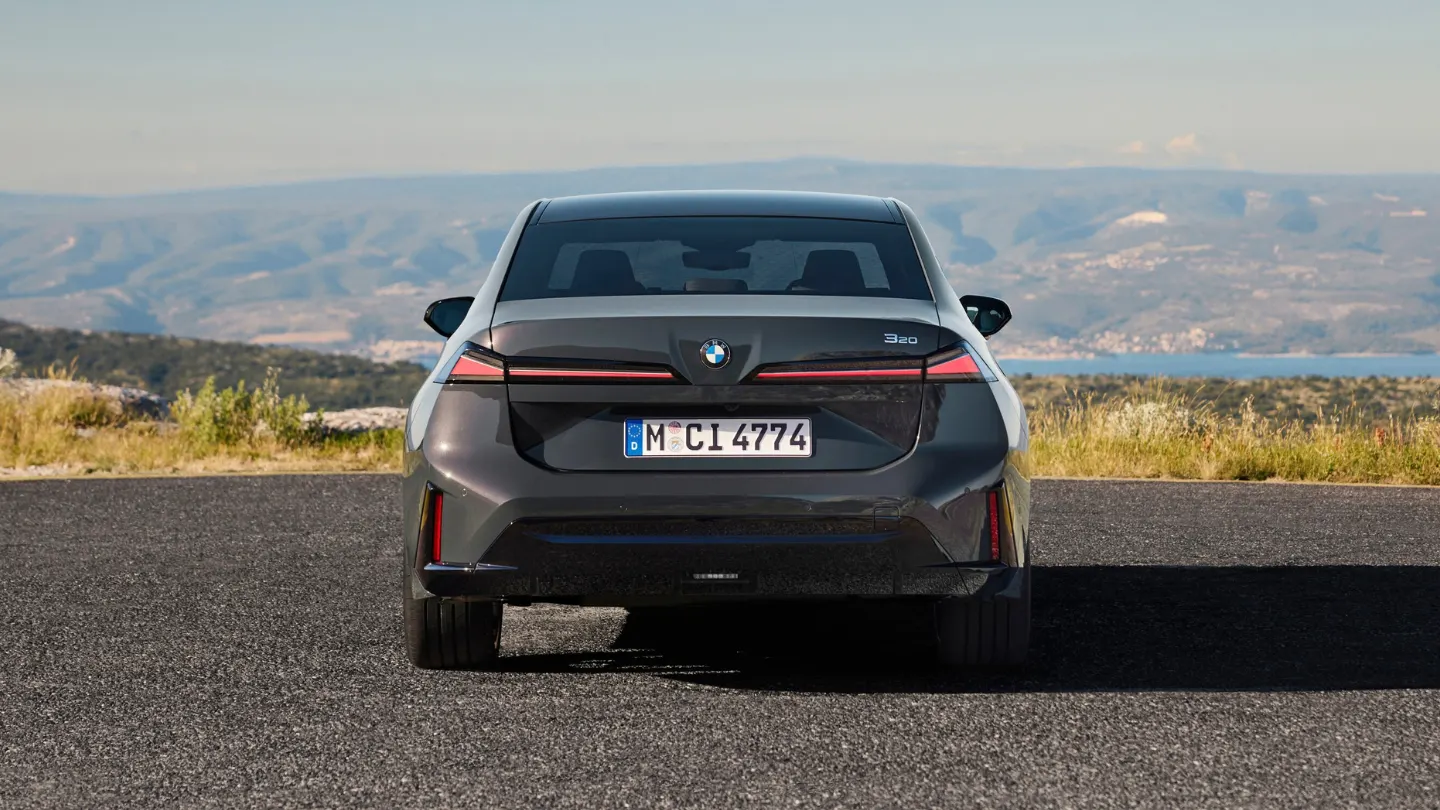 2027 BMW 320 petrol MHEV exterior rear face