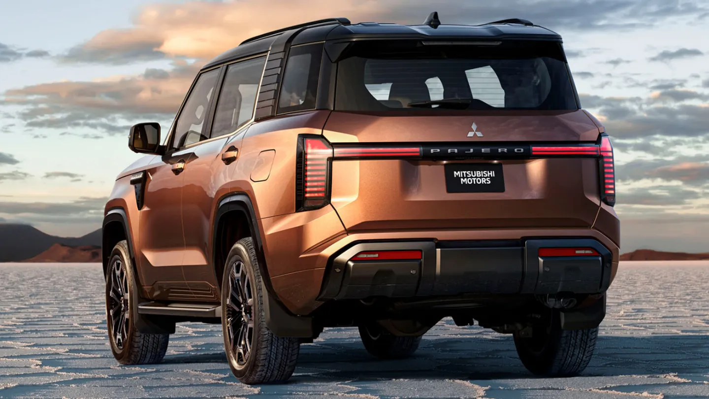 2027 Mitsubishi Pajero exterior rear