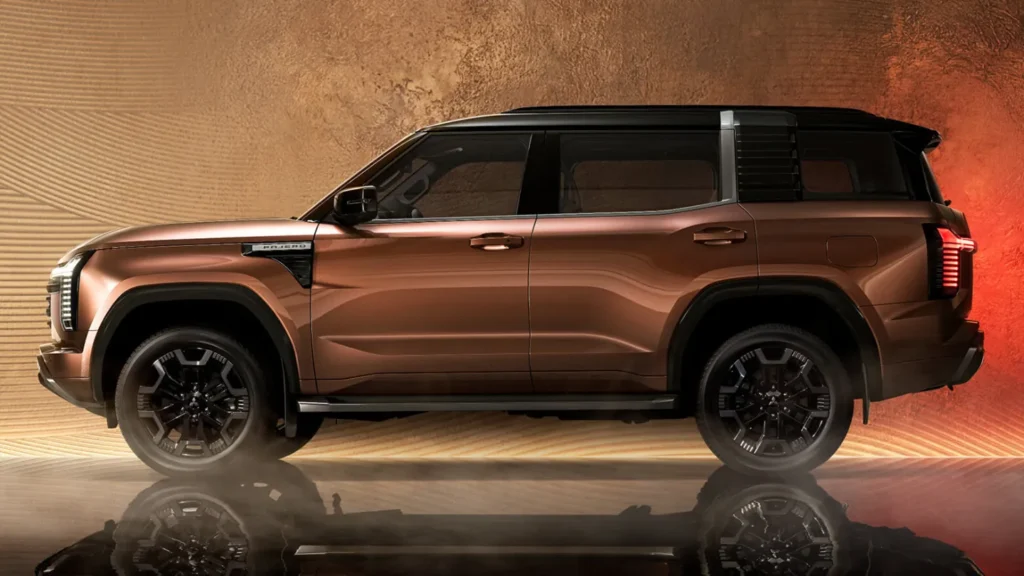 2027 Mitsubishi Pajero exterior side