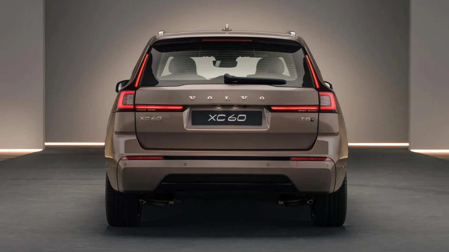 2027 Volvo XC60 PHEV SUV exterior rear