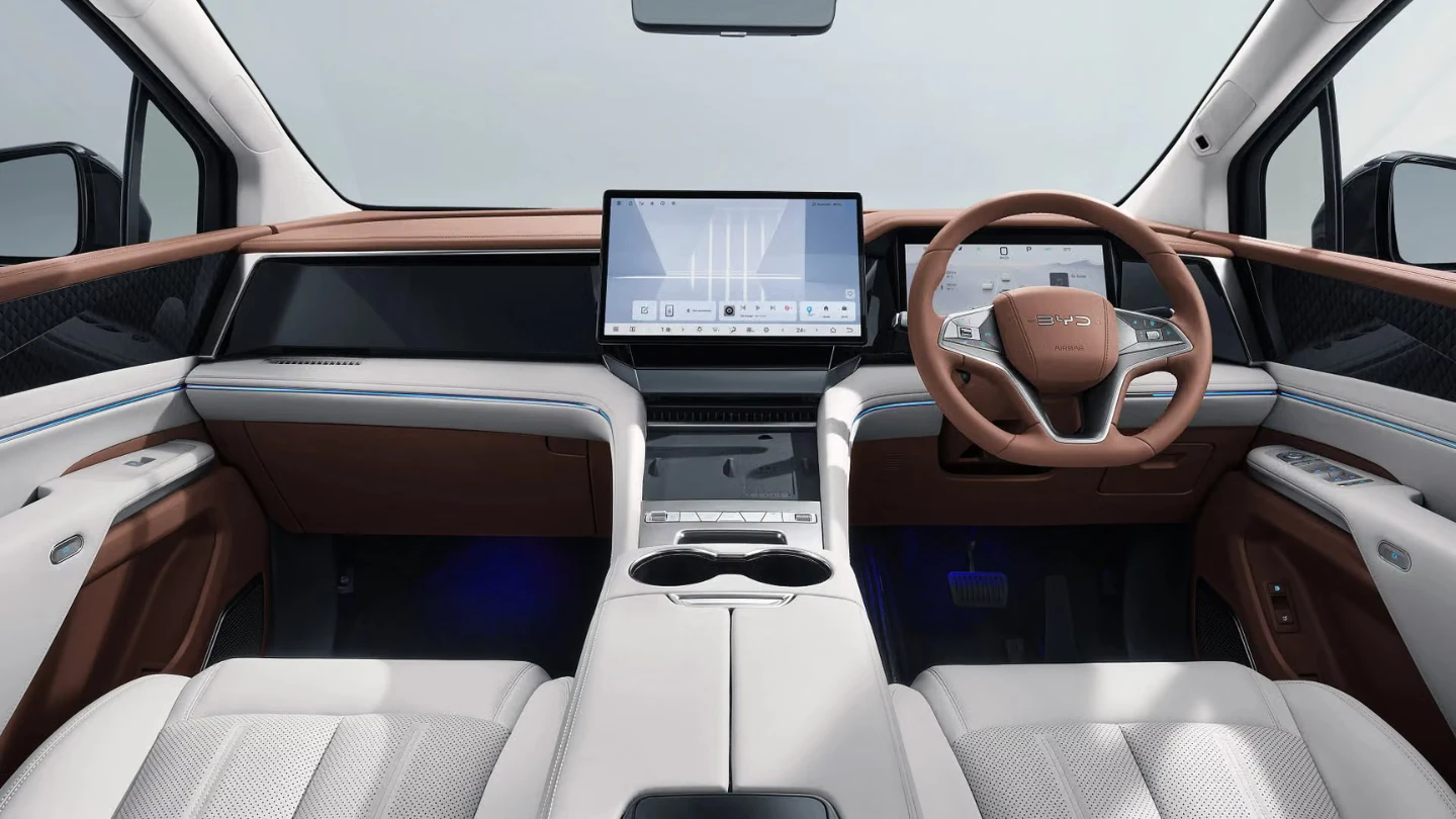BYD M9 MPV interior cabin