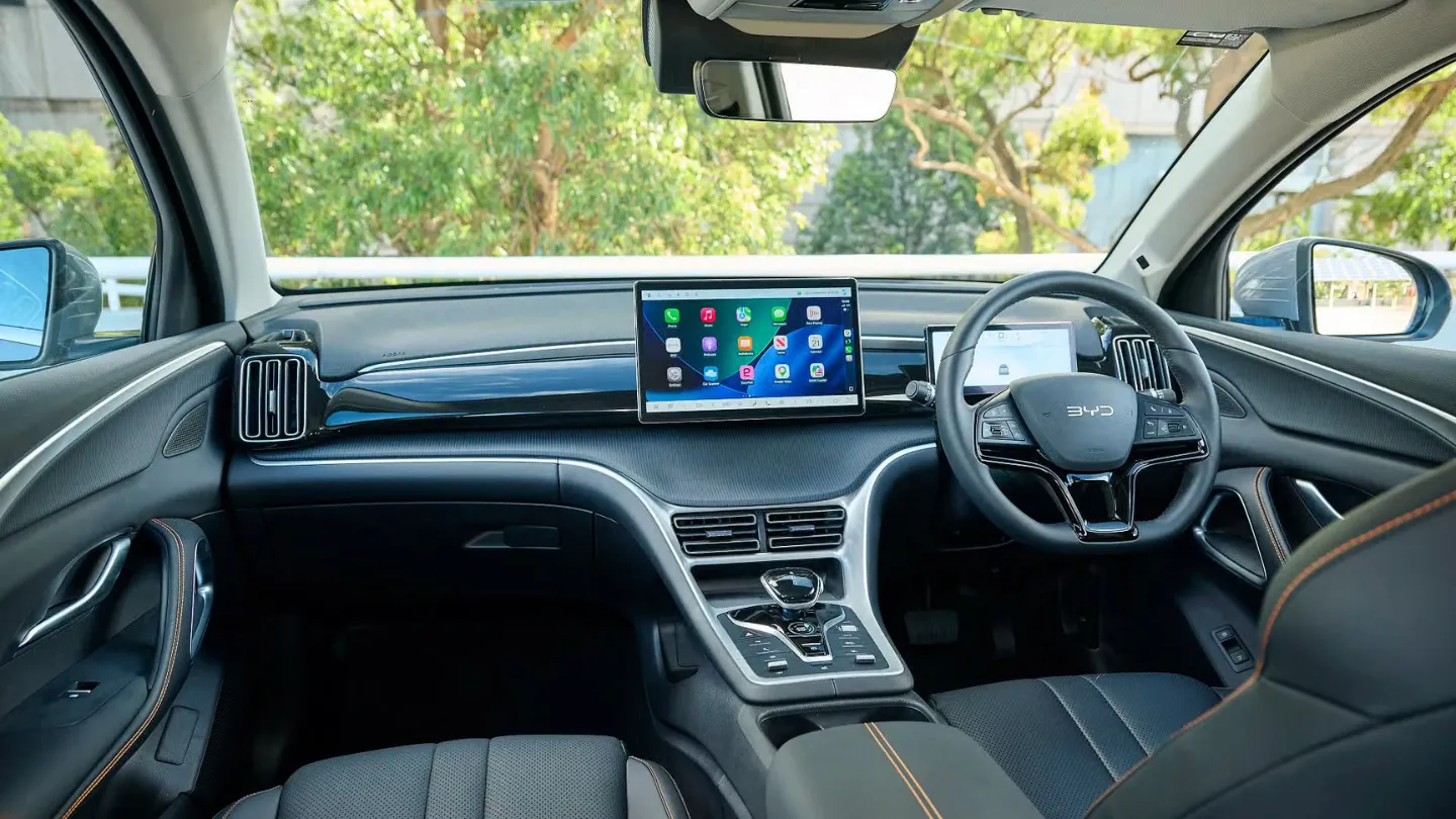 BYD Sealion 5 PHEV SUV interior cockpit
