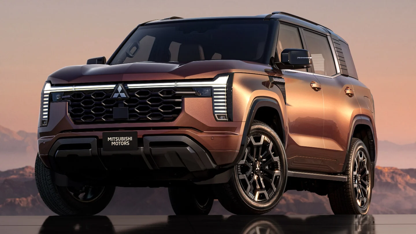2027 Mitsubishi Pajero