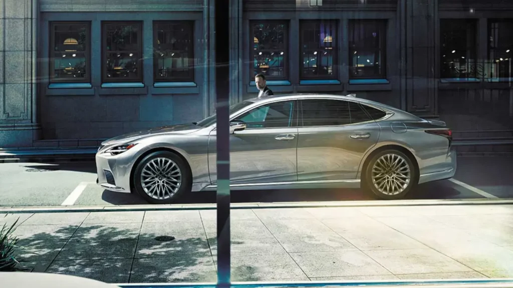 Lexus LS