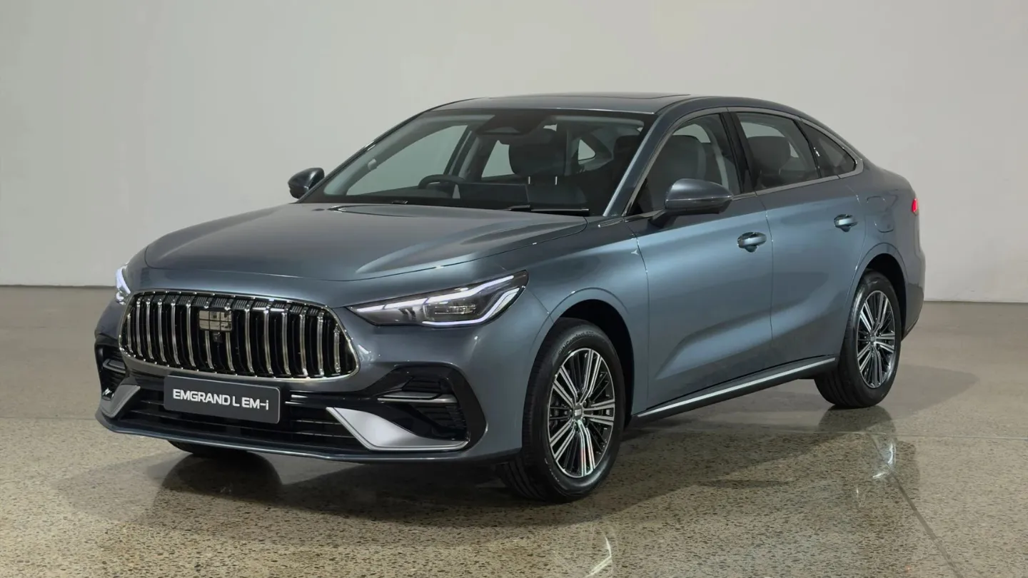 Geely Emgrand L EM-i sedan exterior