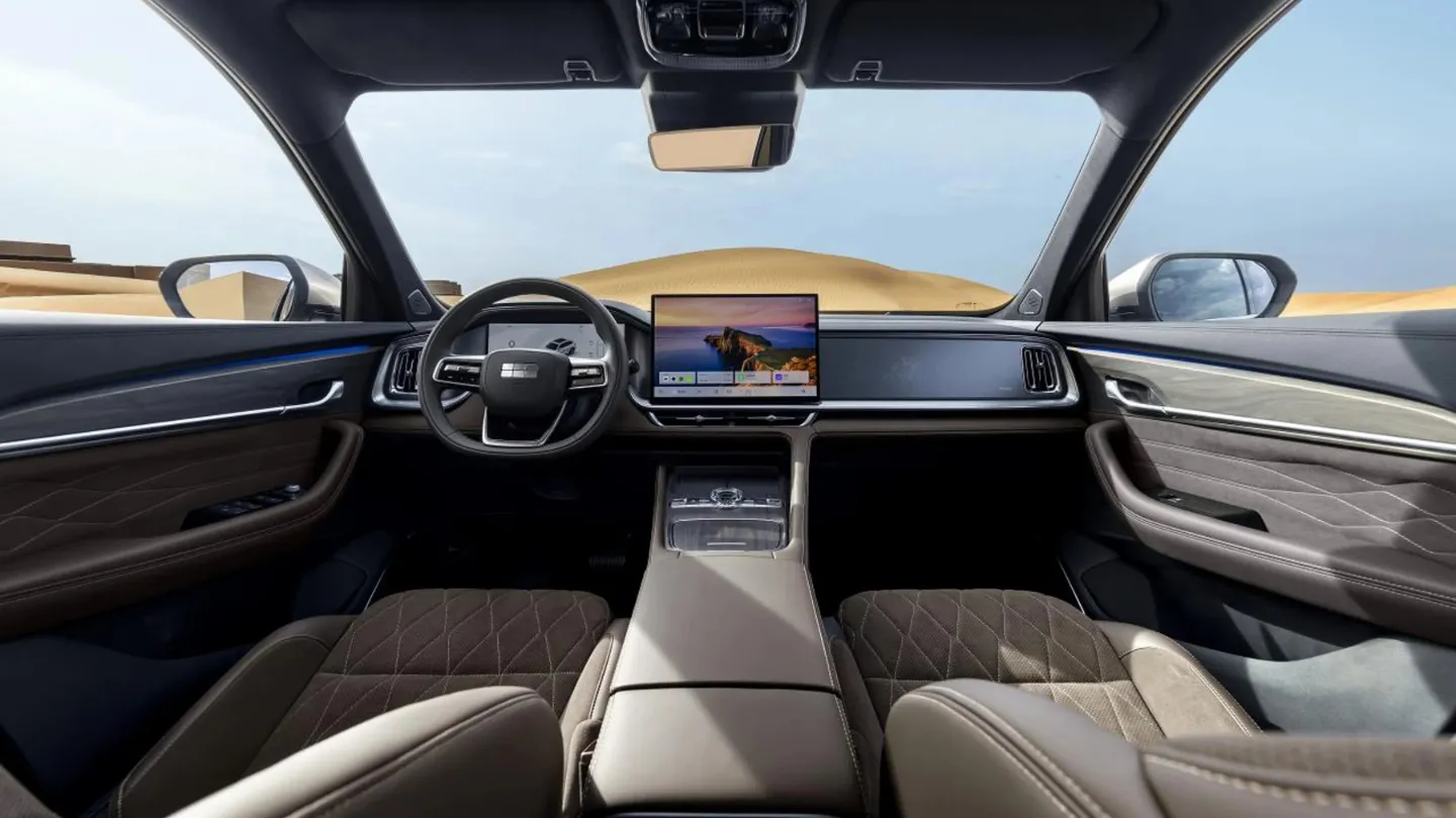 Geely Emgrand L EM-i sedan interior cockpit