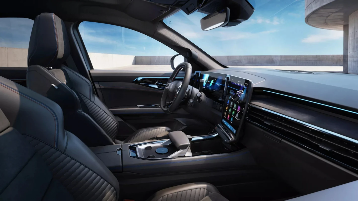 Renault Rafale Hypnotic limited edition europe interior front seats cockpit