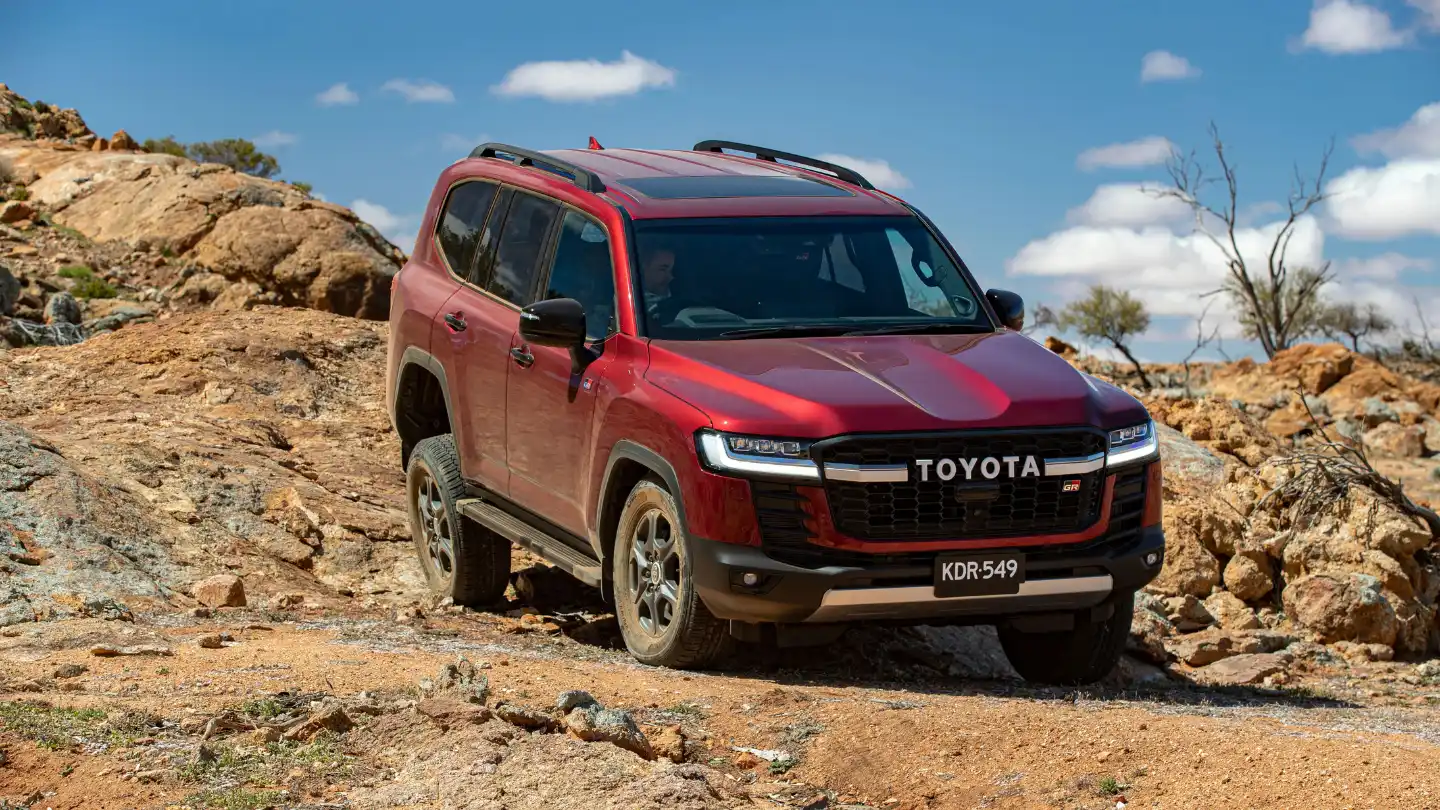 Toyota LandCruiser 300 off road rocky terrain