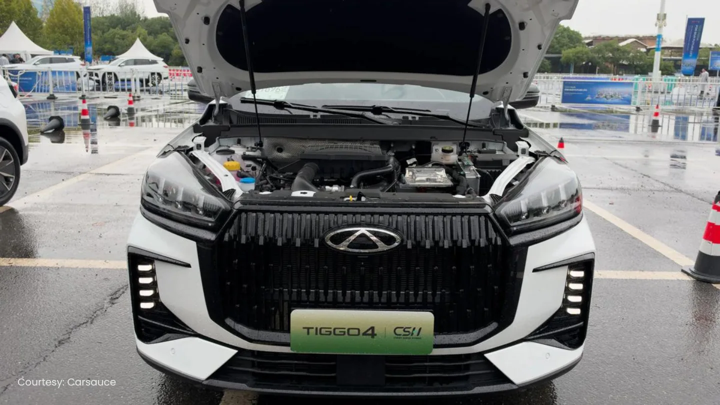 2027 Chery Tiggo 4 Hybrid SUV exterior front open bonnet