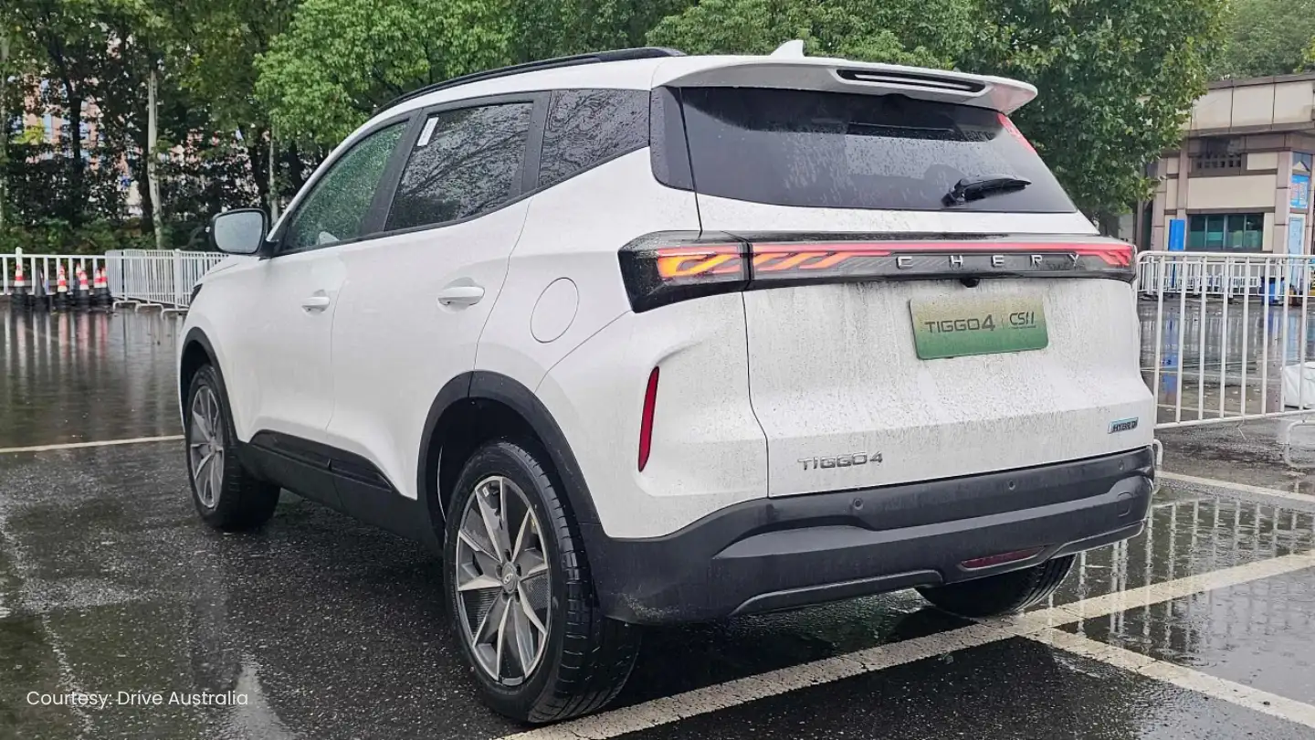 2027 Chery Tiggo 4 Hybrid SUV exterior rear side