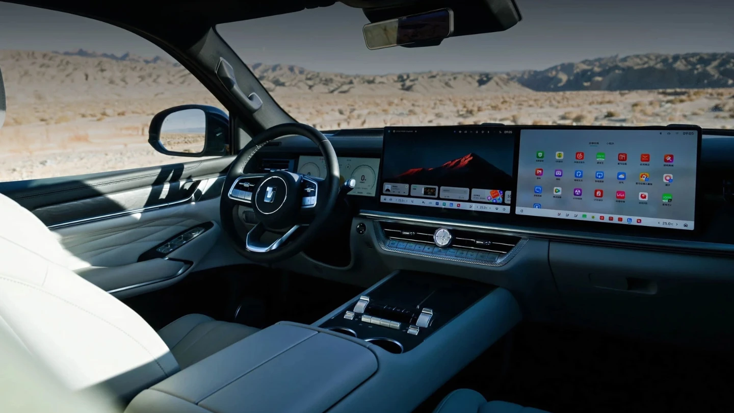 2027 GWM Tank 500 Chinese model interior cockpit dual screens