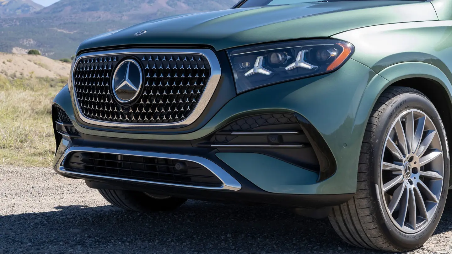 2027 Mercedes-Benz GLE 450e exterior front close up