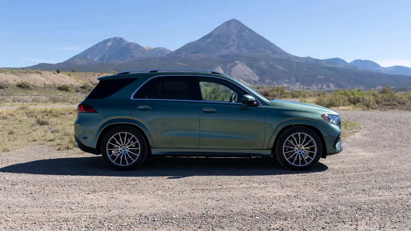 2027 Mercedes-Benz GLE 450e exterior side