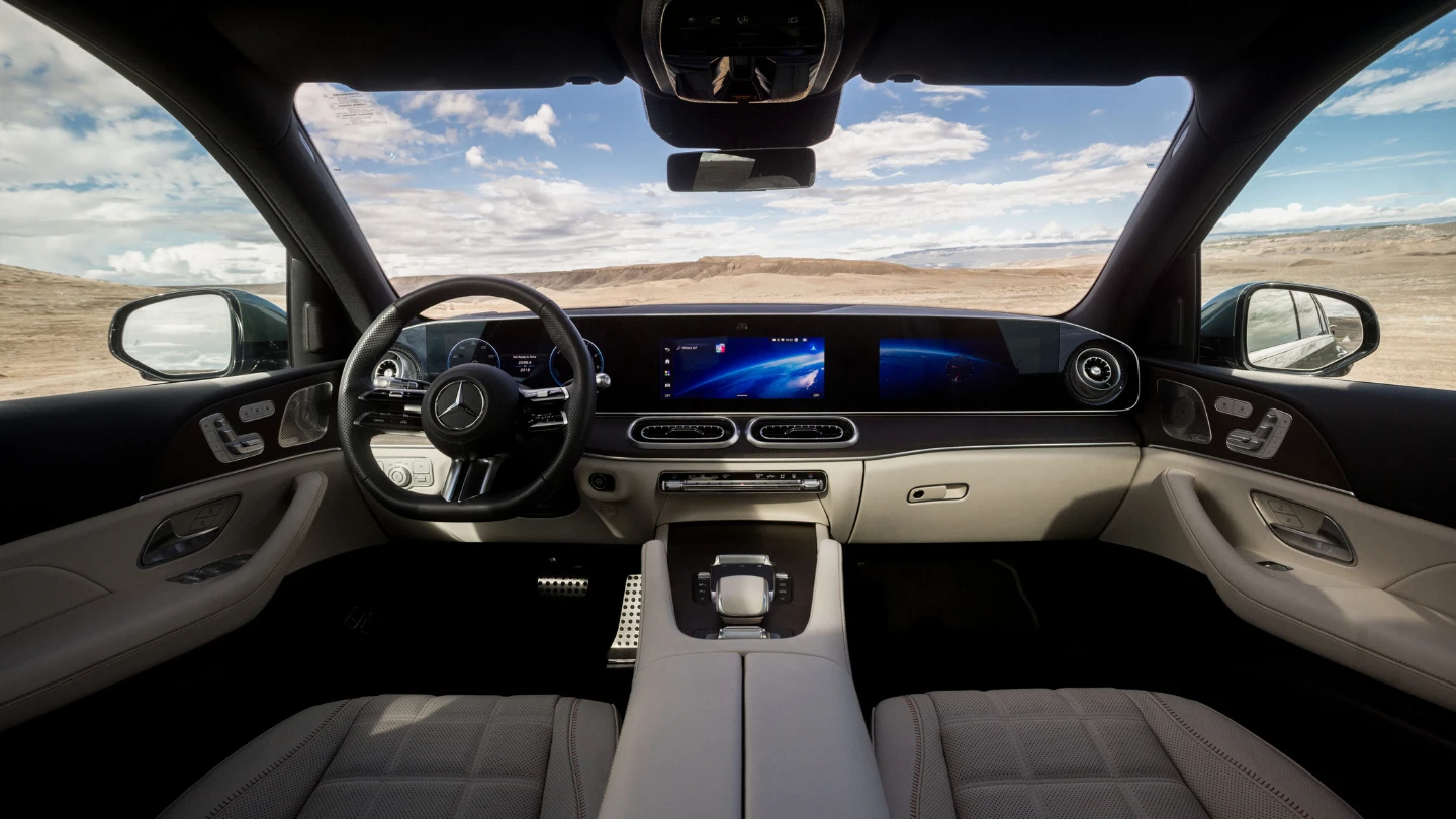 2027 Mercedes-Benz GLE 450e interior cockpit
