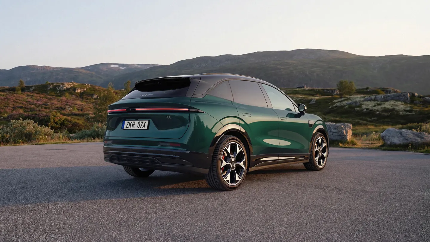 2027 Zeekr 7X facelift overseas exterior rear side