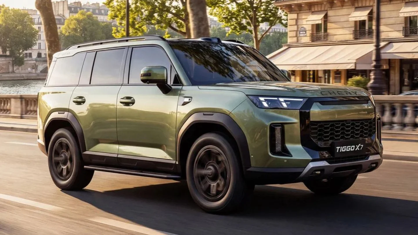 Chery Tiggo X7 mid-size rugged SUV exterior front side