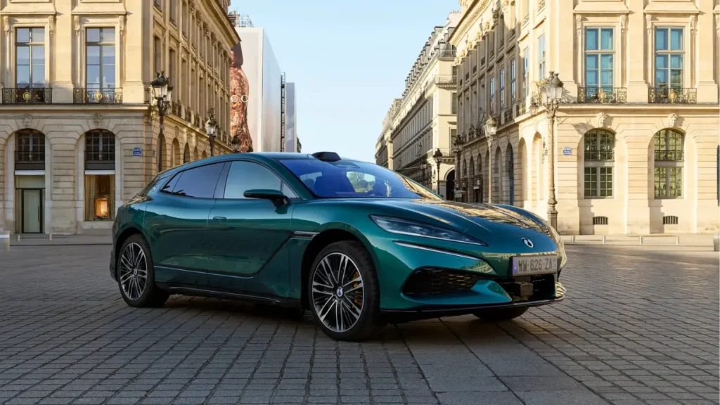 Denza Z9 GT electric shooting brake exterior front side