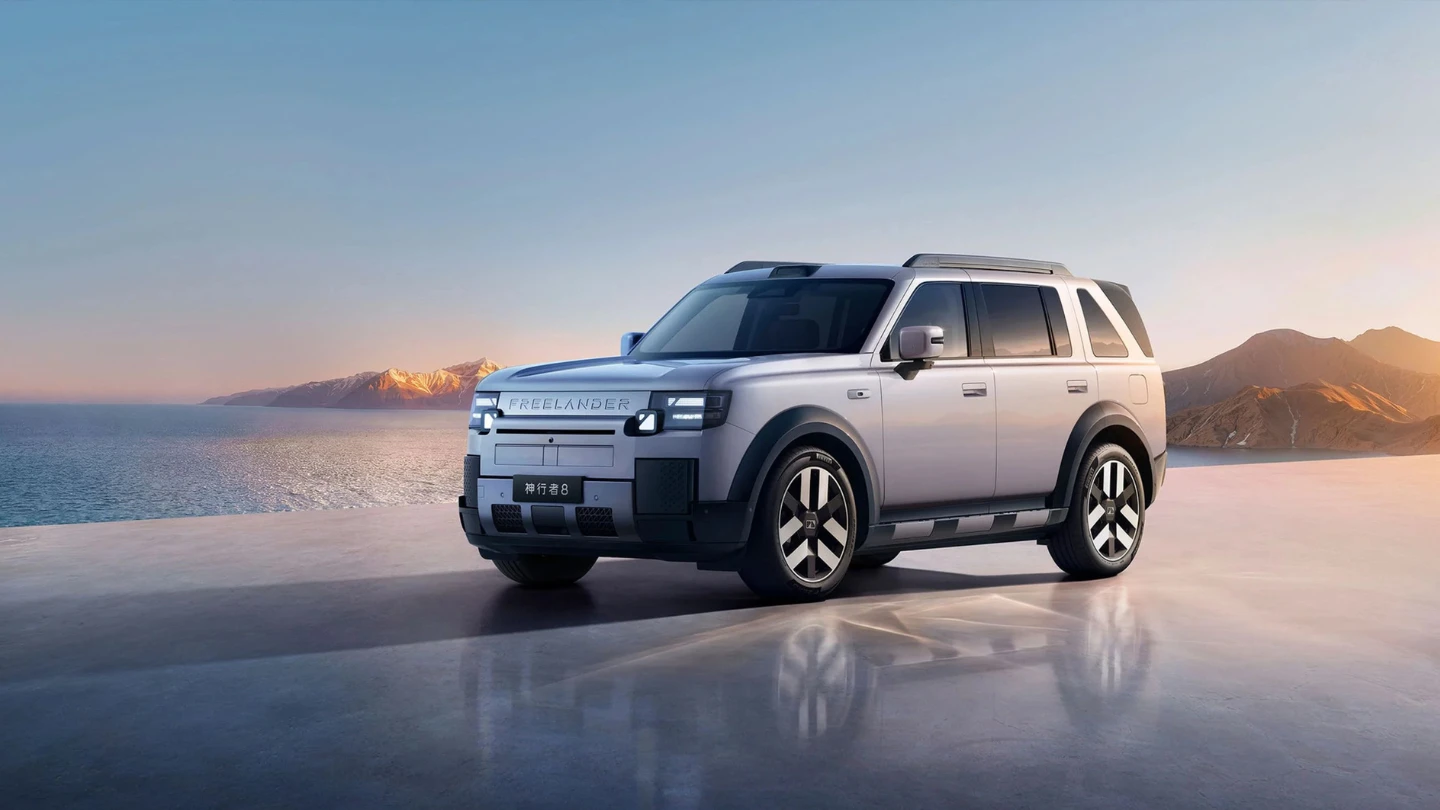 Freelander 8 SUV exterior front side