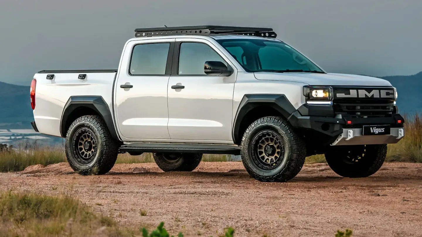 JMC Vigus dual cab ute exterior side