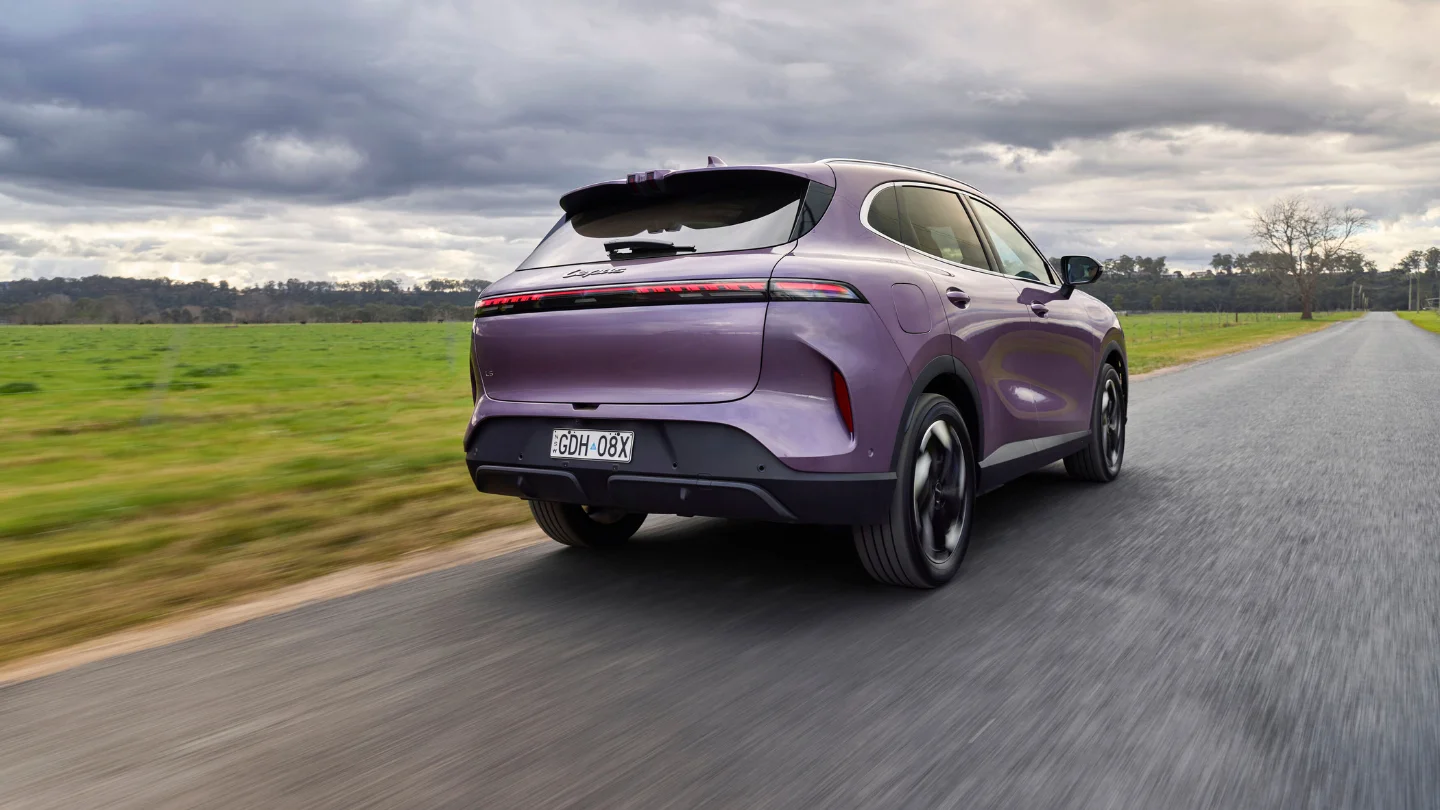 Lepas L6 electric SUV exterior rear