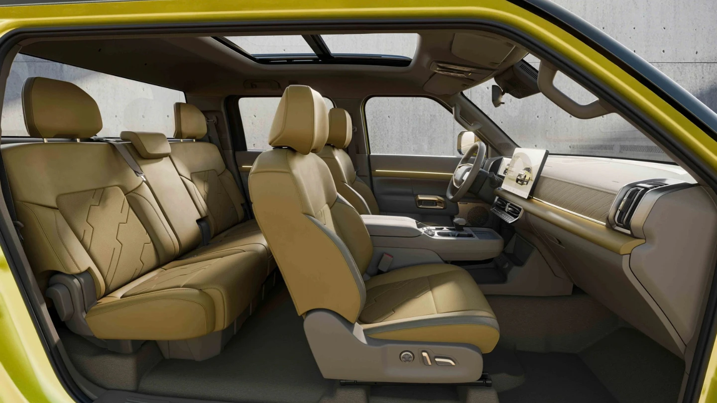 Nissan Navara Pro PHEV ute interior dual cab all seats