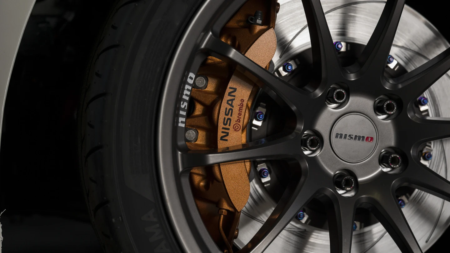Nissan Sentra Spec-V Concept exterior alloy wheel and brakes