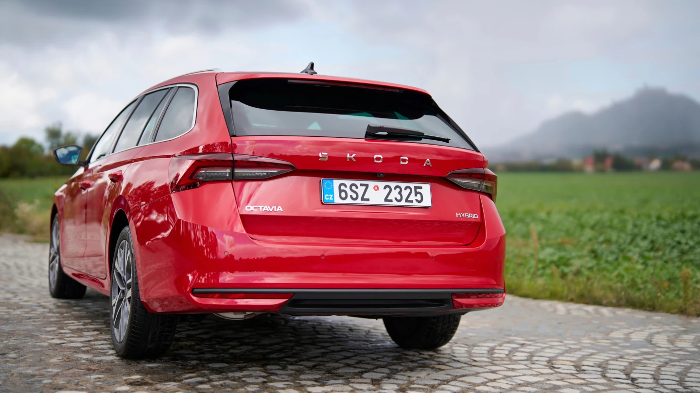 Skoda Octavia HEV Europe exterior rear