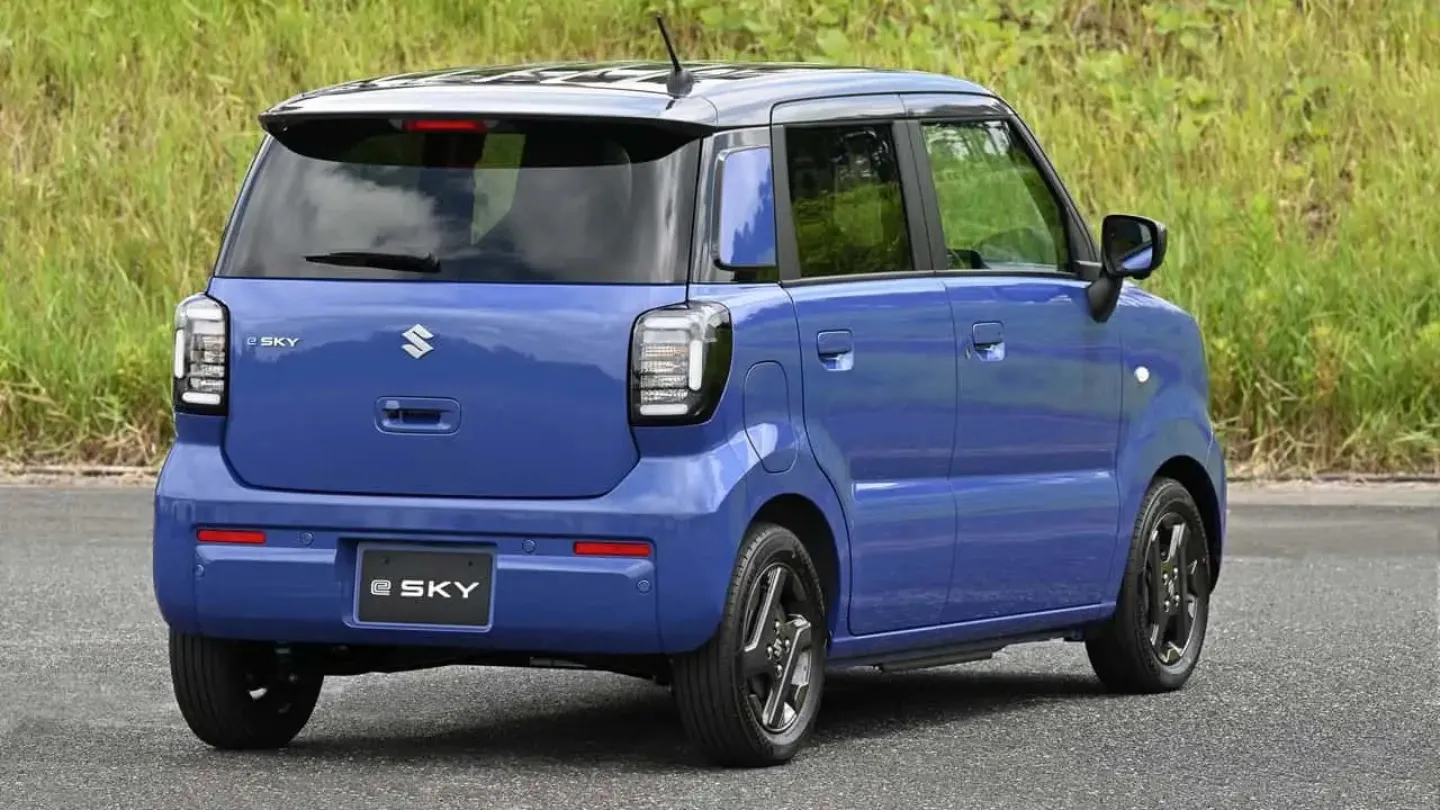 Suzuki eSky electric kei car exterior rear side