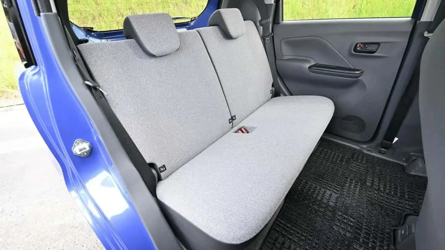 Suzuki eSky electric kei car interior rear seats